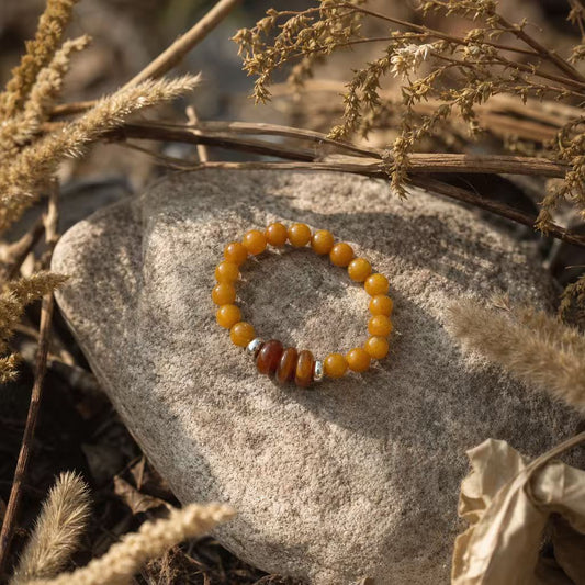 Beeswax Amber & Amber Stretch Ring | LIUMI